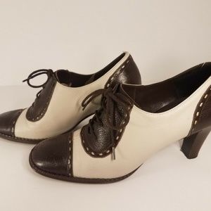 Vintage Salvatore Ferragamo heels Sz 6, Heel 2.75"